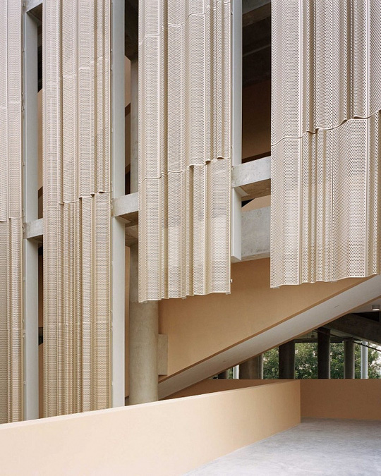 Khám phá tòa nhà “năng lượng bằng không” - Ảnh 6.