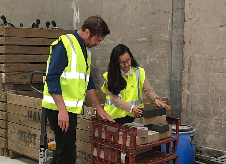 Gạch thân thiện với môi trường thay thế gạch truyền thống 5.000 năm qua gach than thien voi moi truong thay the gach truyen thong 5000 nam qua